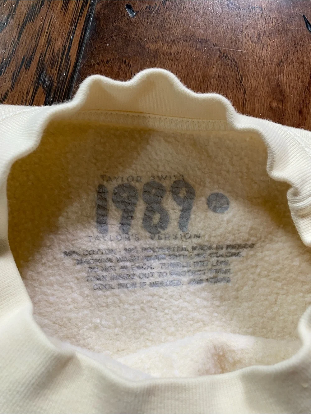 Taylor Swift 1989 sweatshirt